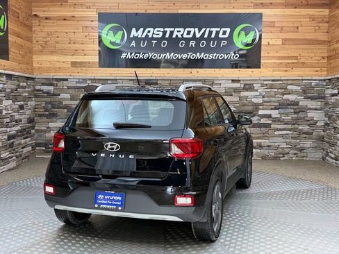 Used 2023 Hyundai Venue SEL FWD image 10