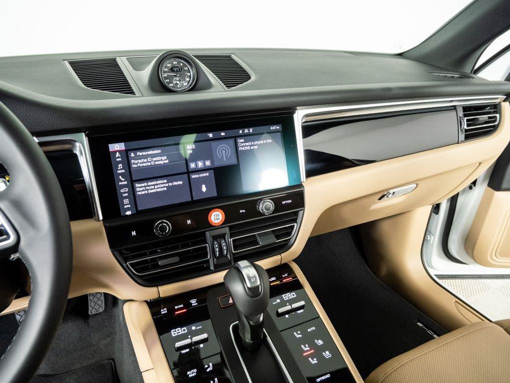 New 2026 Porsche Macan AWD/4WD image 13
