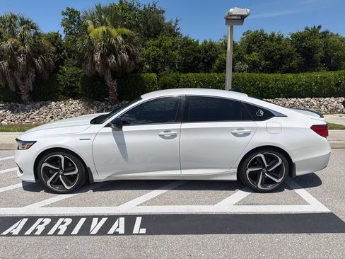 Used 2022 Honda Accord Sport image 2