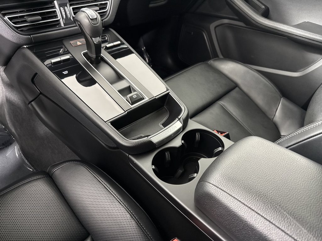 Certified 2024 Porsche Macan S AWD/4WD image 32