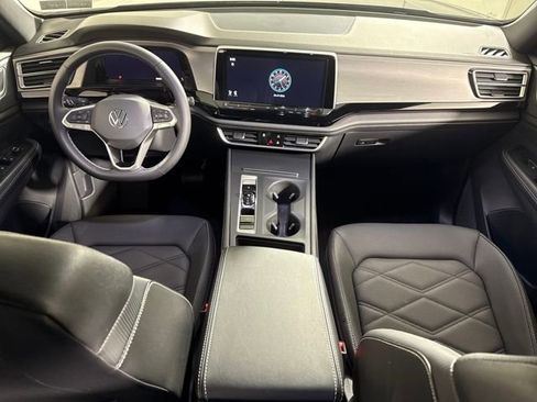 Used 2024 Volkswagen Atlas Cross Sport SE image 20