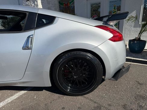 Used 2015 Nissan 370Z Coupe RWD image 11