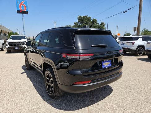 Used 2024 Jeep Grand Cherokee Altitude AWD/4WD image 6