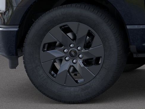 New 2025 Ford F150 Lightning Lariat image 19