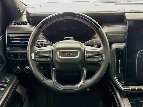 Used 2025 GMC Yukon AT4 Ultimate AWD/4WD image 4