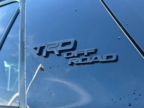 Used 2022 Toyota 4Runner TRD Off-Road Premium AWD/4WD image 9