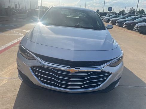 Used 2020 Chevrolet Malibu LT FWD image 2