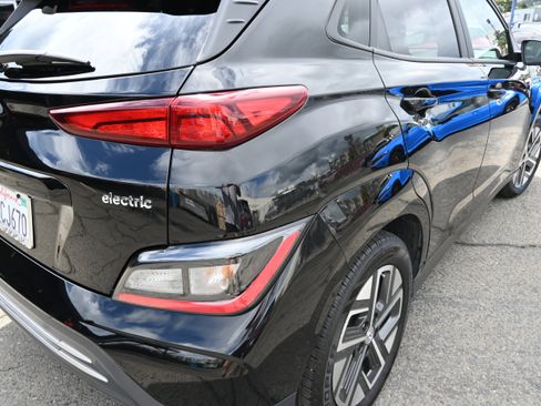 Used 2023 Hyundai Kona SE w/ Cargo Package FWD image 24