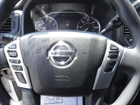 Used 2022 Nissan Titan S RWD image 18