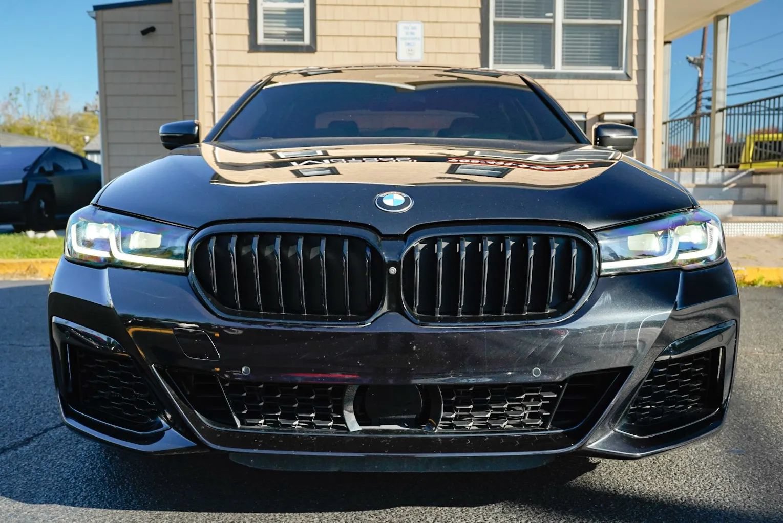 Used 2023 BMW M550i xDrive w/ Executive Package AWD/4WD image 2