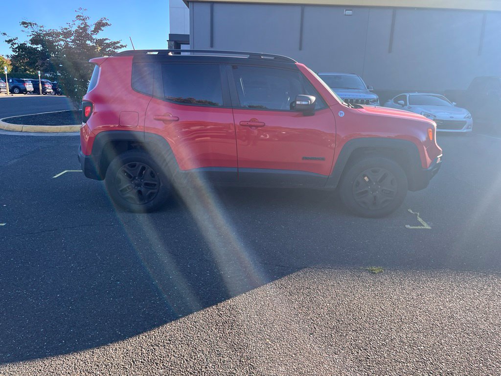 Used 2018 Jeep Renegade Trailhawk w/ Cold Weather Group II AWD/4WD image 8