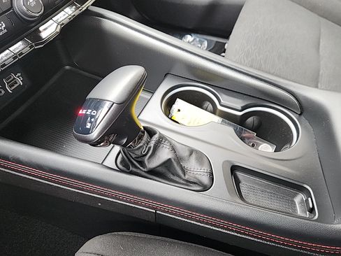 Used 2025 Dodge Durango GT image 17