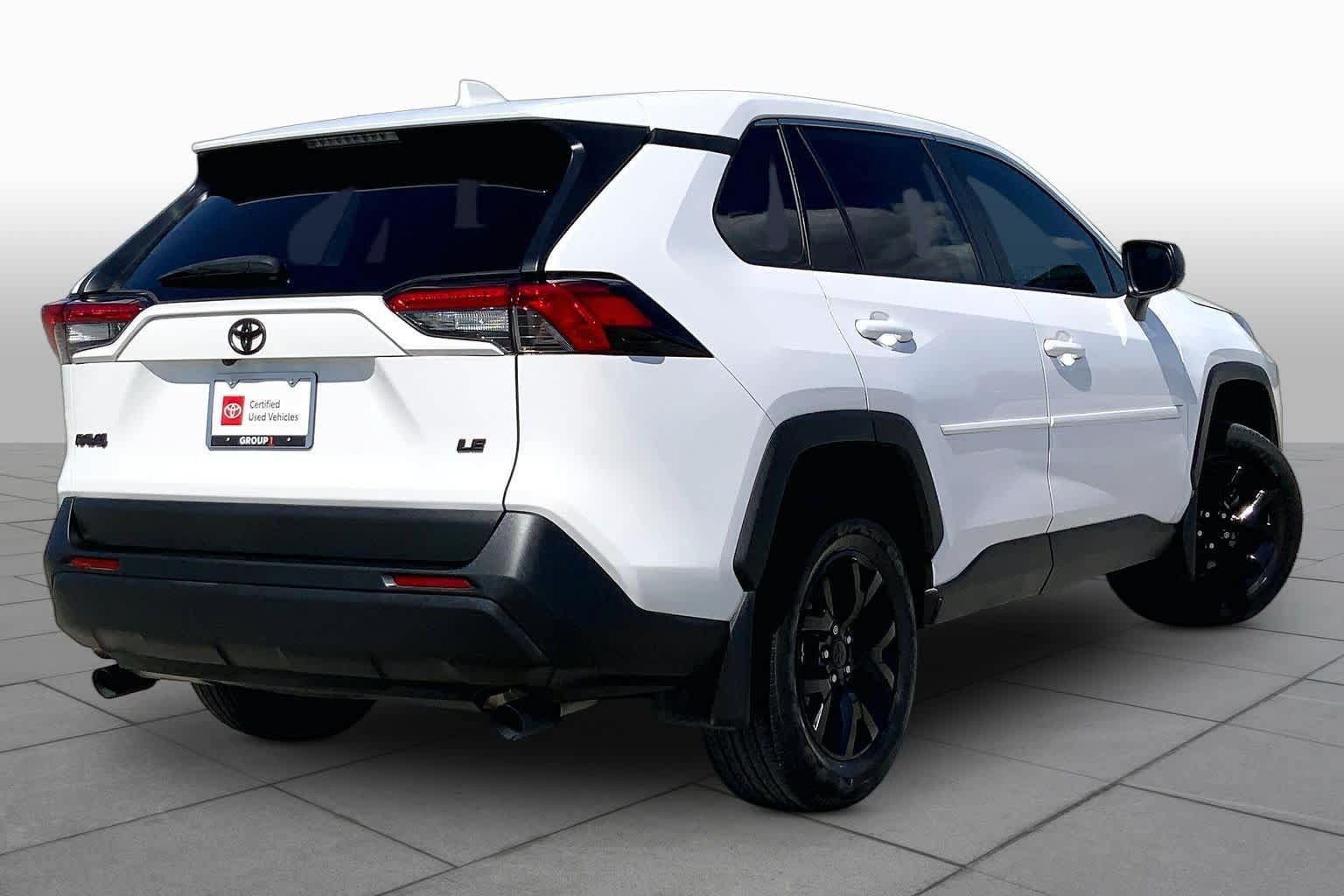 Used 2023 Toyota RAV4 LE FWD image 13