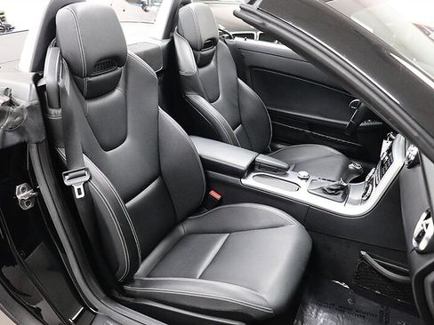 Used 2013 Mercedes-Benz SLK 250 image 25