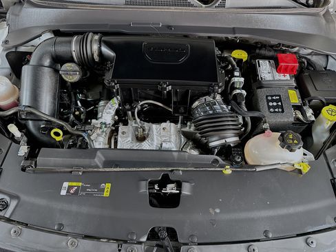 Used 2024 Jeep Compass Latitude image 27