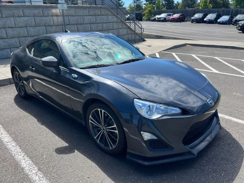 Used 2015 Scion FR-S RWD image 3