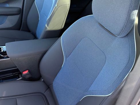 New 2026 Volvo EX30 Plus w/ Protection Package Premier image 17