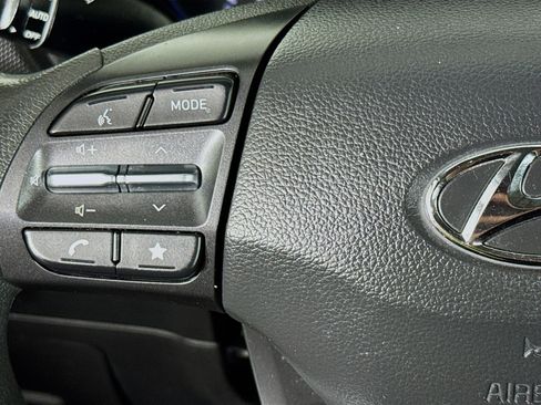 Used 2023 Hyundai Kona SE FWD image 13