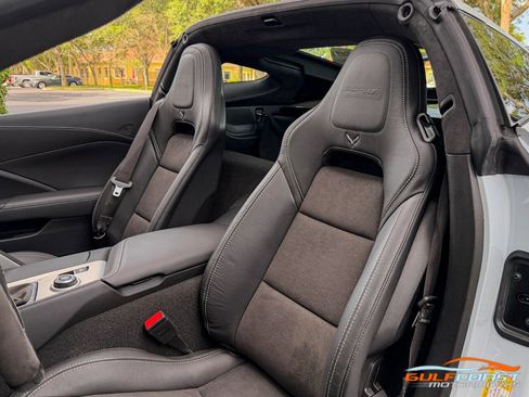 Used 2019 Chevrolet Corvette ZR1 RWD image 21