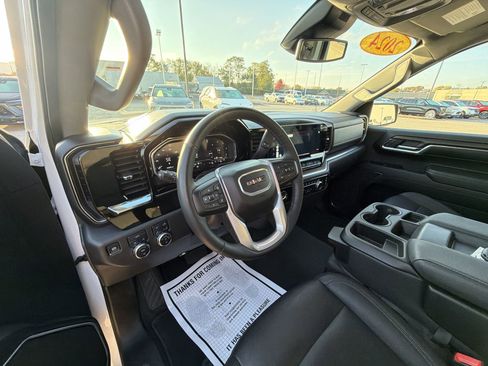 Used 2024 GMC Sierra 1500 SLT image 10