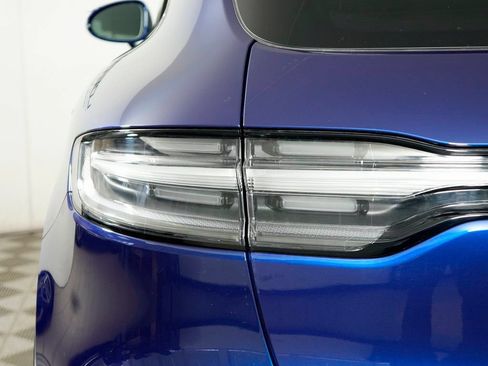 Certified 2026 Porsche Macan AWD/4WD image 12