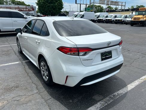 Used 2021 Toyota Corolla LE image 6