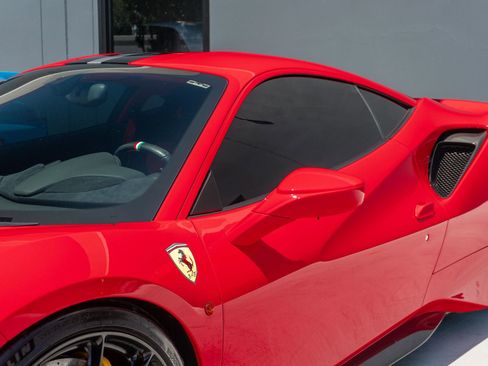 Used 2019 Ferrari 488 Pista Coupe RWD image 28