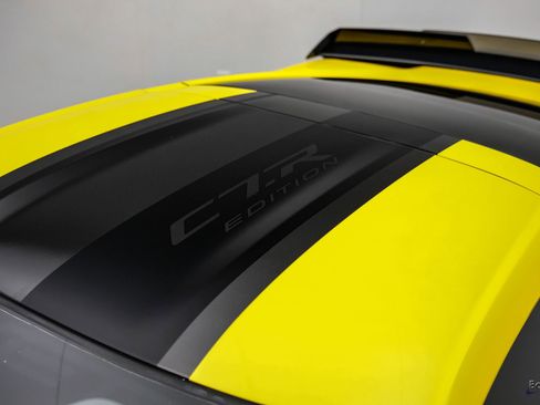 Used 2015 Chevrolet Corvette Z06 w/ 3LZ Preferred Equipment Group RWD image 45