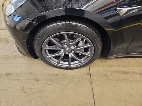 Used 2018 Tesla Model 3 Long Range image 10