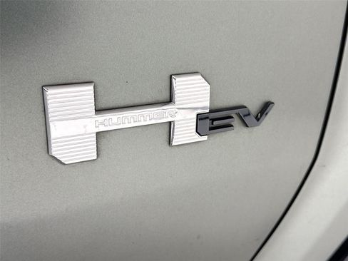 Used 2024 GMC Hummer EV 3X AWD/4WD image 33