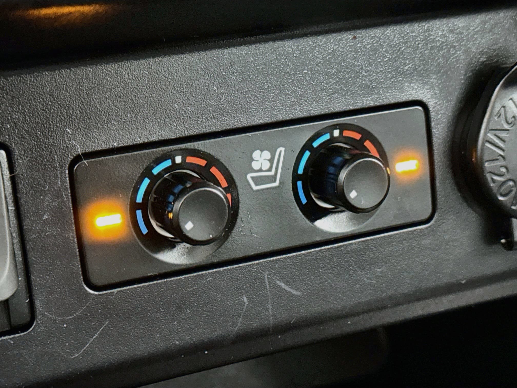 Used 2018 Toyota 4Runner Limited AWD/4WD image 4