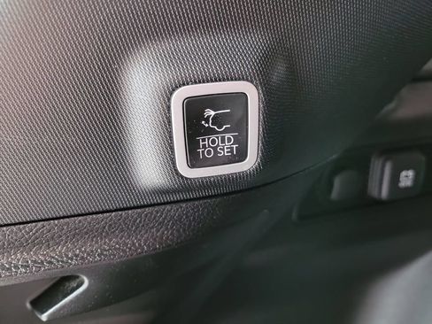 Used 2024 Jeep Grand Cherokee Limited AWD/4WD image 16