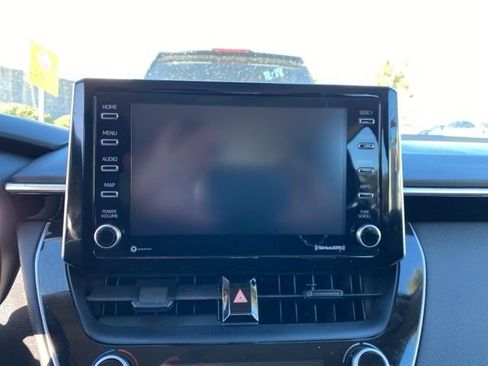 Used 2021 Toyota Corolla LE image 24
