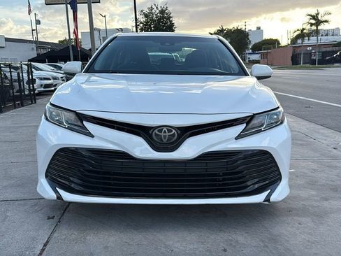 Used 2018 Toyota Camry L image 16