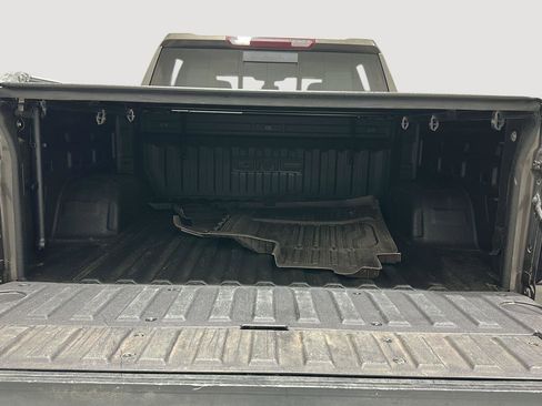 Used 2019 GMC Sierra 1500 SLT w/ SLT Premium Plus Package AWD/4WD image 23