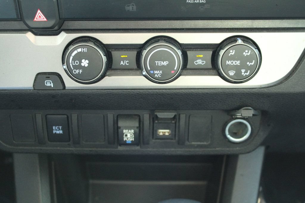 Used 2020 Toyota Tacoma SR5 RWD image 18