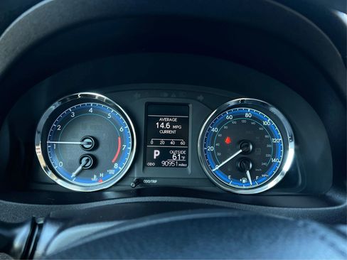 Used 2019 Toyota Corolla LE FWD image 19