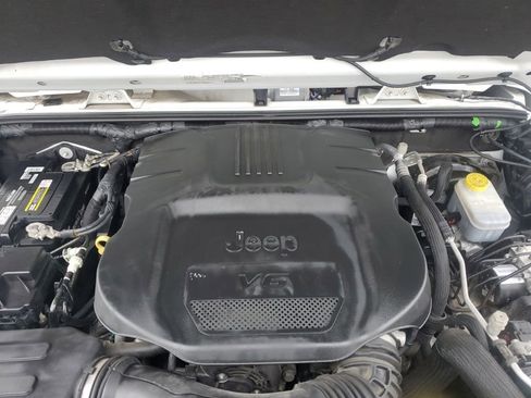 Used 2018 Jeep Wrangler Unlimited Altitude image 10