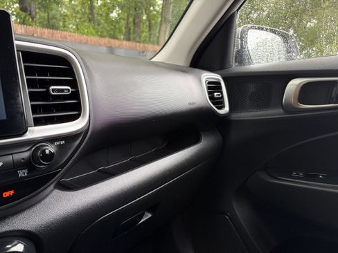 Used 2026 Hyundai Venue SEL FWD image 35
