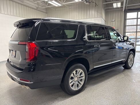 Used 2025 GMC Yukon XL Denali image 7