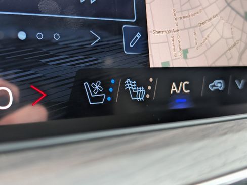 New 2025 Chevrolet Suburban Premier image 6