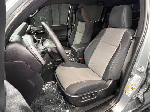 Used 2023 Toyota Tacoma TRD Sport image 3