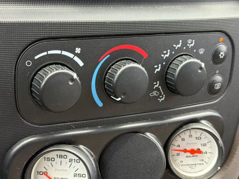 Used 2004 Dodge Ram 2500 Truck SLT w/ Trailer Tow Group AWD/4WD image 19