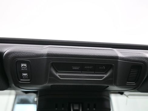 Used 2024 Jeep Wrangler Unlimited image 28