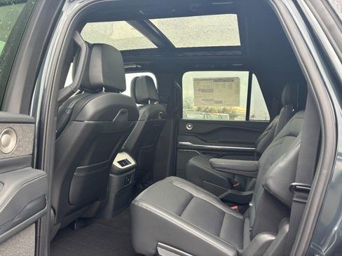 New 2026 Lincoln Navigator L Reserve w/ Jet Appearance Package image 11