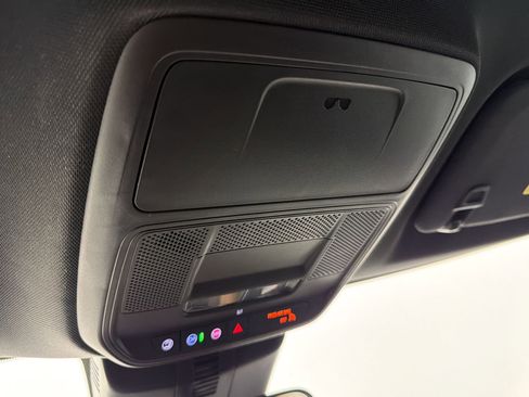 Used 2026 Chevrolet Traverse LT FWD image 18