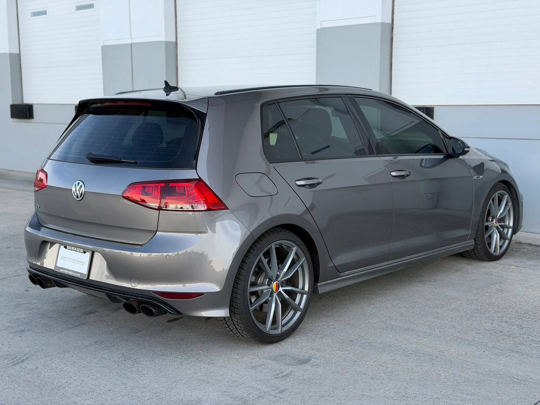 Used 2017 Volkswagen Golf R 4-Door AWD/4WD image 6