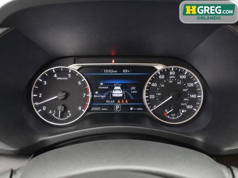 Used 2024 Nissan Sentra SV FWD image 11
