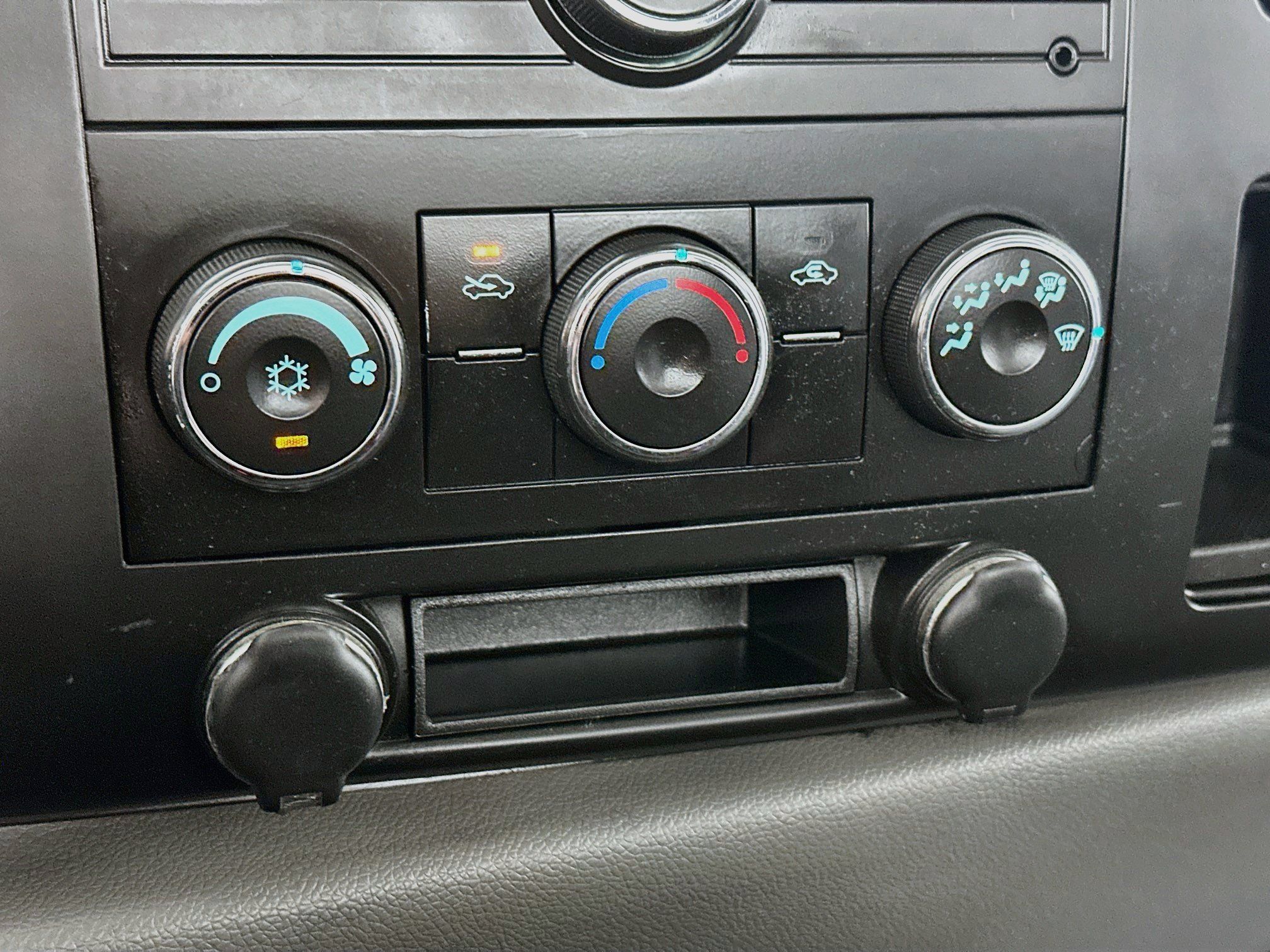 Used 2009 Chevrolet Silverado 1500 W/T RWD image 14