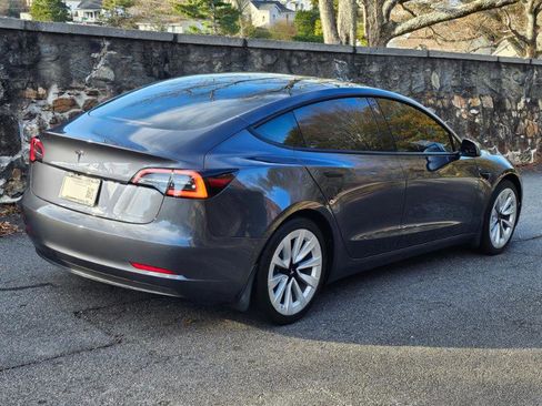 Used 2022 Tesla Model 3 image 11